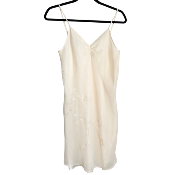 Valerie Stevens Cream Chemise - Picture 1 of 6
